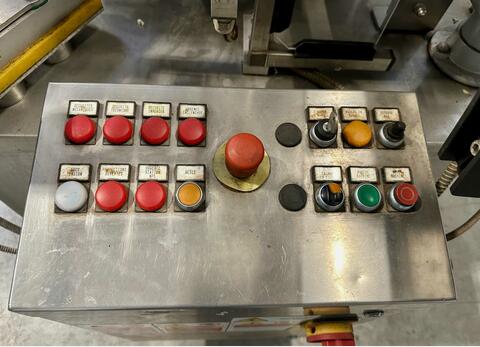 Adhesive labeller 6000 Bt/h 6000 bottles/hour GAVAGNINO & GATTI