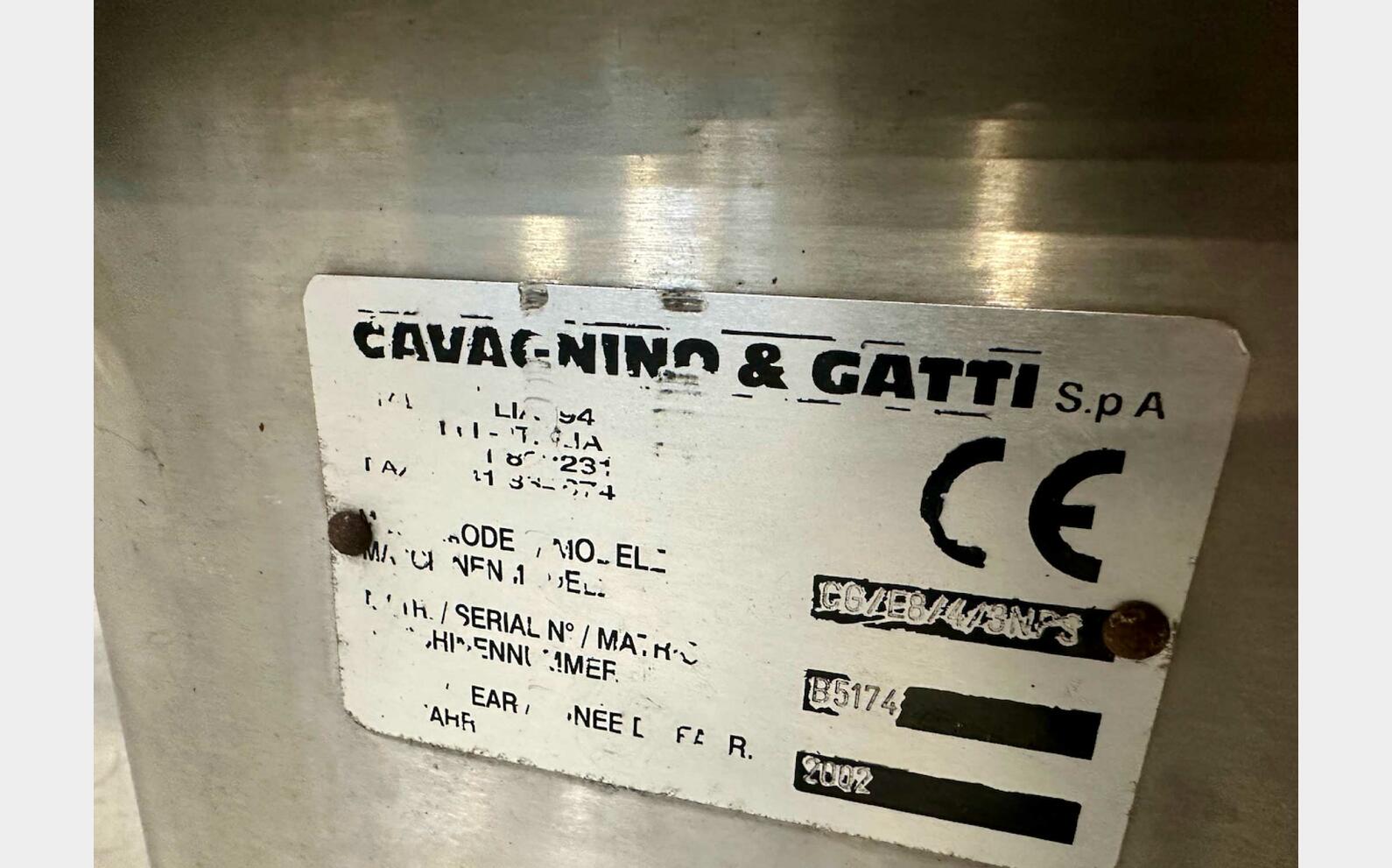 &Eacute;tiqueteuse adh&eacute;sive 6000 Bt/h 6000 bouteilles / heure GAVAGNINO & GATTI