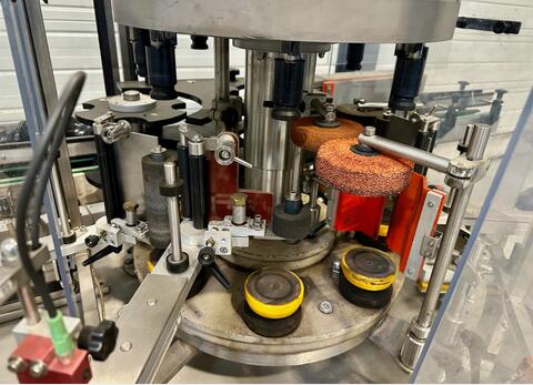 Adhesive labeller 6000 Bt/h 6000 bottles/hour GAVAGNINO & GATTI