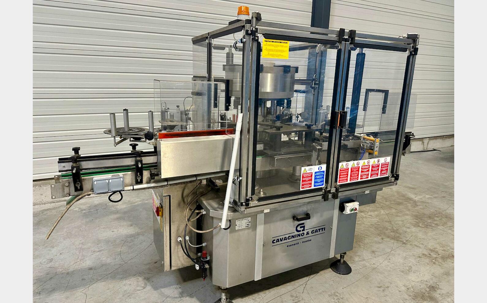 Adhesive labeller 6000 Bt/h 6000 bottles/hour GAVAGNINO & GATTI