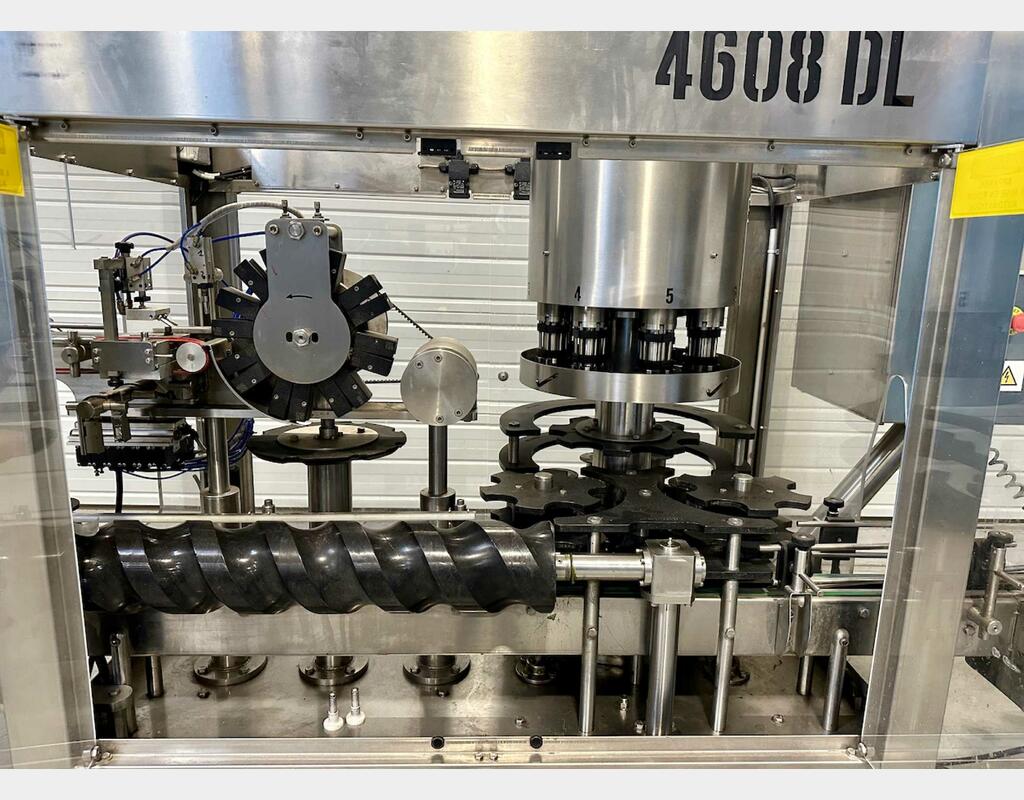 Capping and crimping machine