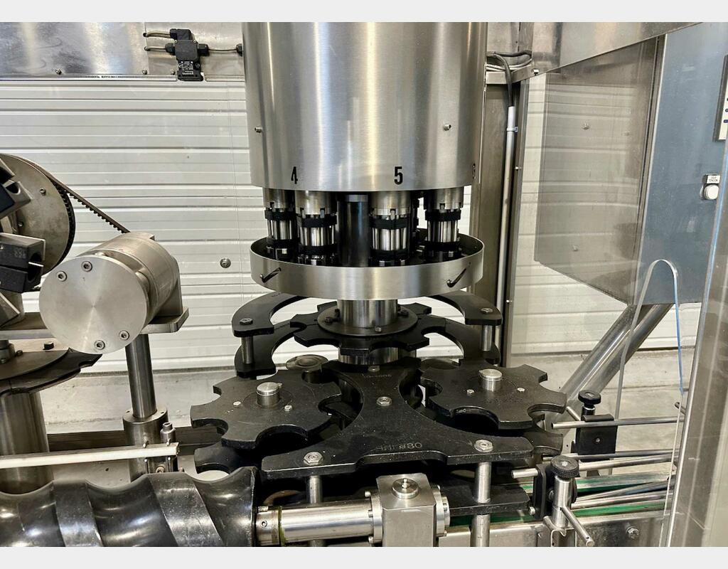 Capping and crimping machine