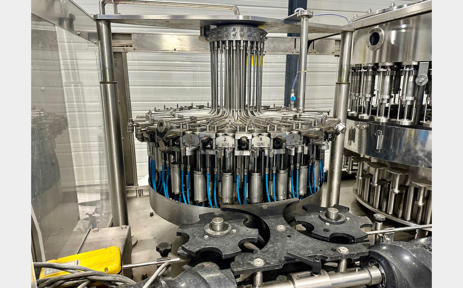 MONOBLOC rin&ccedil;age tirage bouchage 8 000 bouteilles / heure GAI