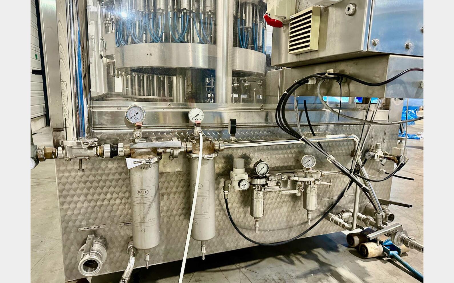 MONOBLOC rin&ccedil;age tirage bouchage 8 000 bouteilles / heure GAI