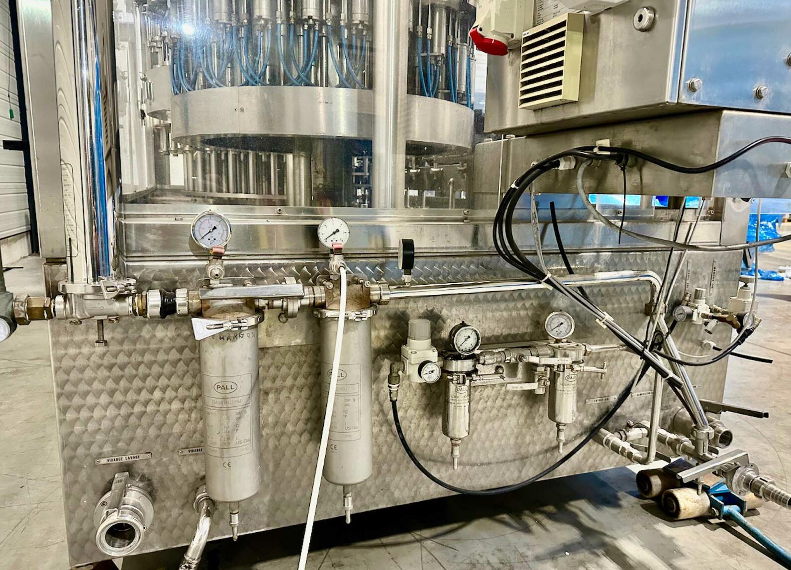 MONOBLOC rin&ccedil;age tirage bouchage 8 000 bouteilles / heure GAI