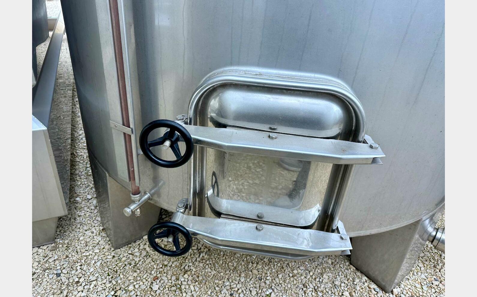 Cuve inox 304 - Ferm&eacute;e - Sur pieds 105 HL (10 500 litres) ARSILAC