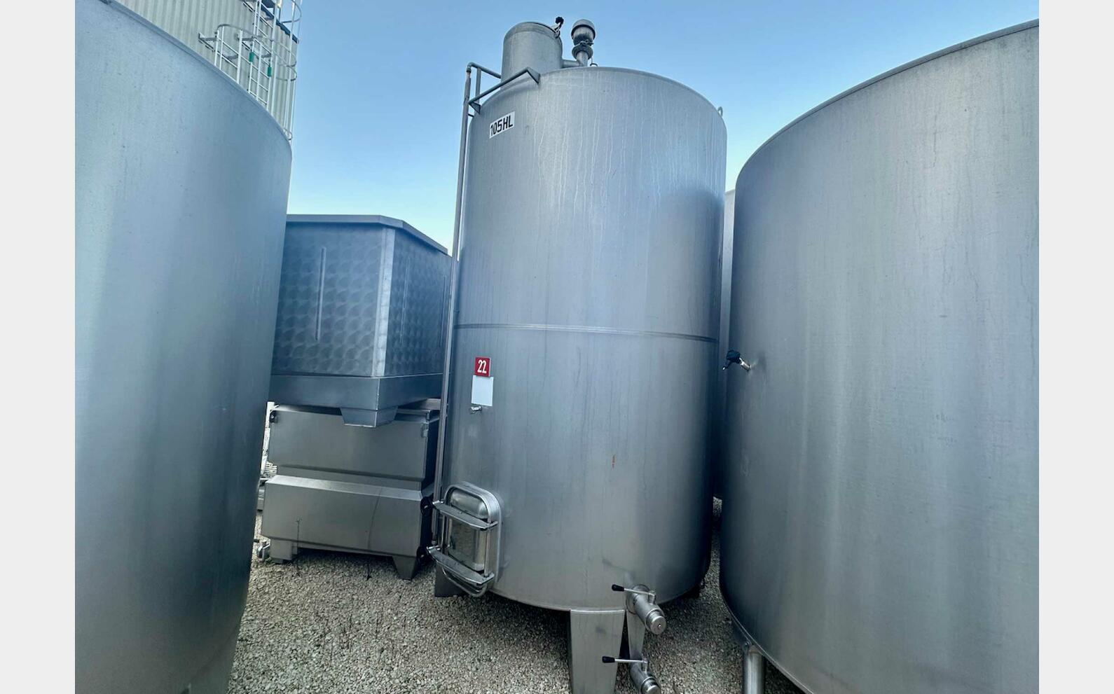 304 ss tank - Closed - On feet 105 HL (10 500 litres) ARSILAC