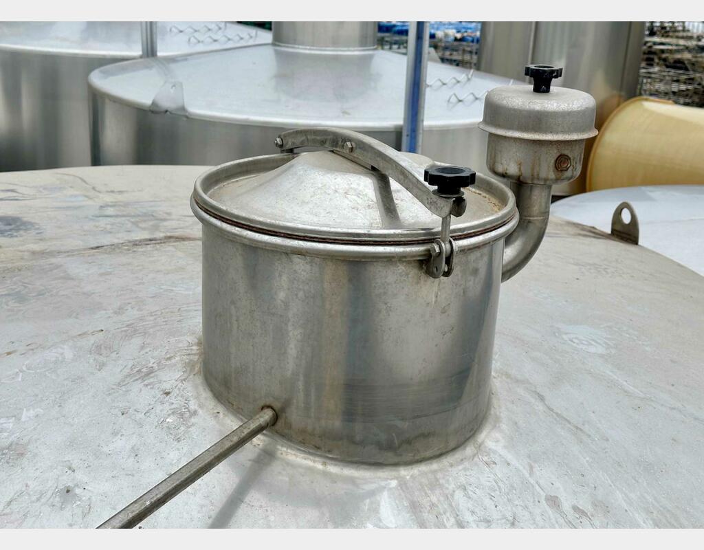 Cuve inox 304 - Fermée - Sur pieds