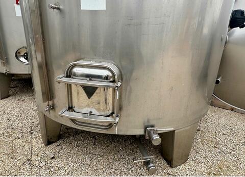 304 ss tank - Closed on feet 153 HL (15 300 litres) ARSILAC