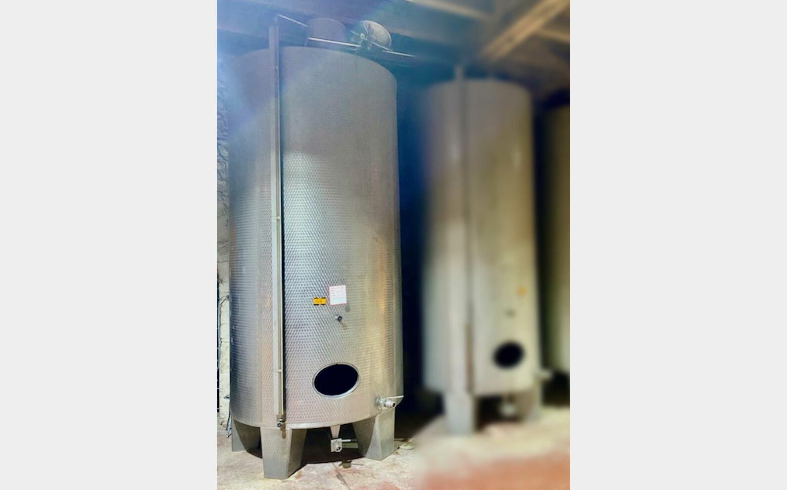 Cuve inox - Sur pieds 100 HL (10 000 litres)