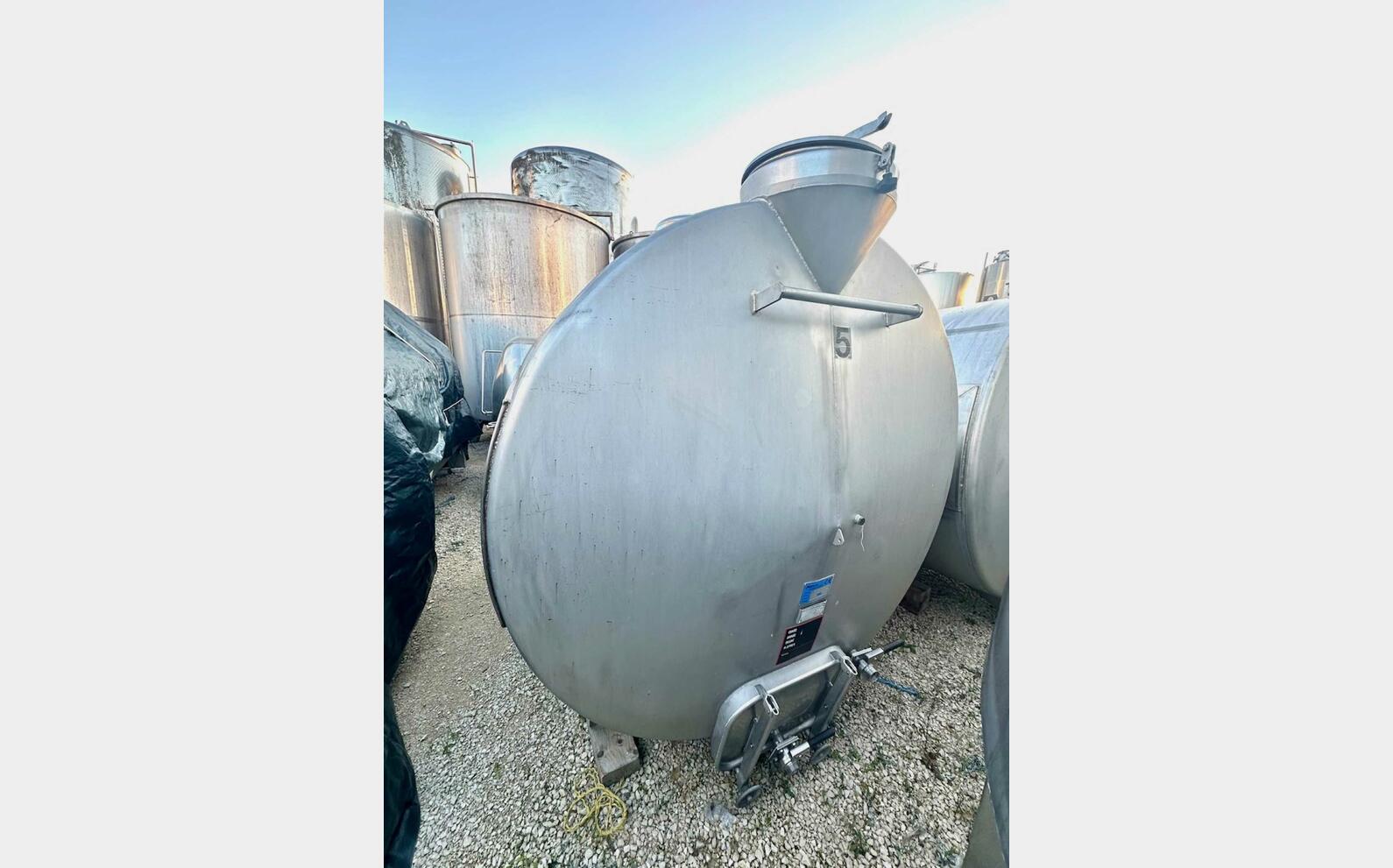 Stainless steel tank - Horizontal 50 HL (5 000 liters)