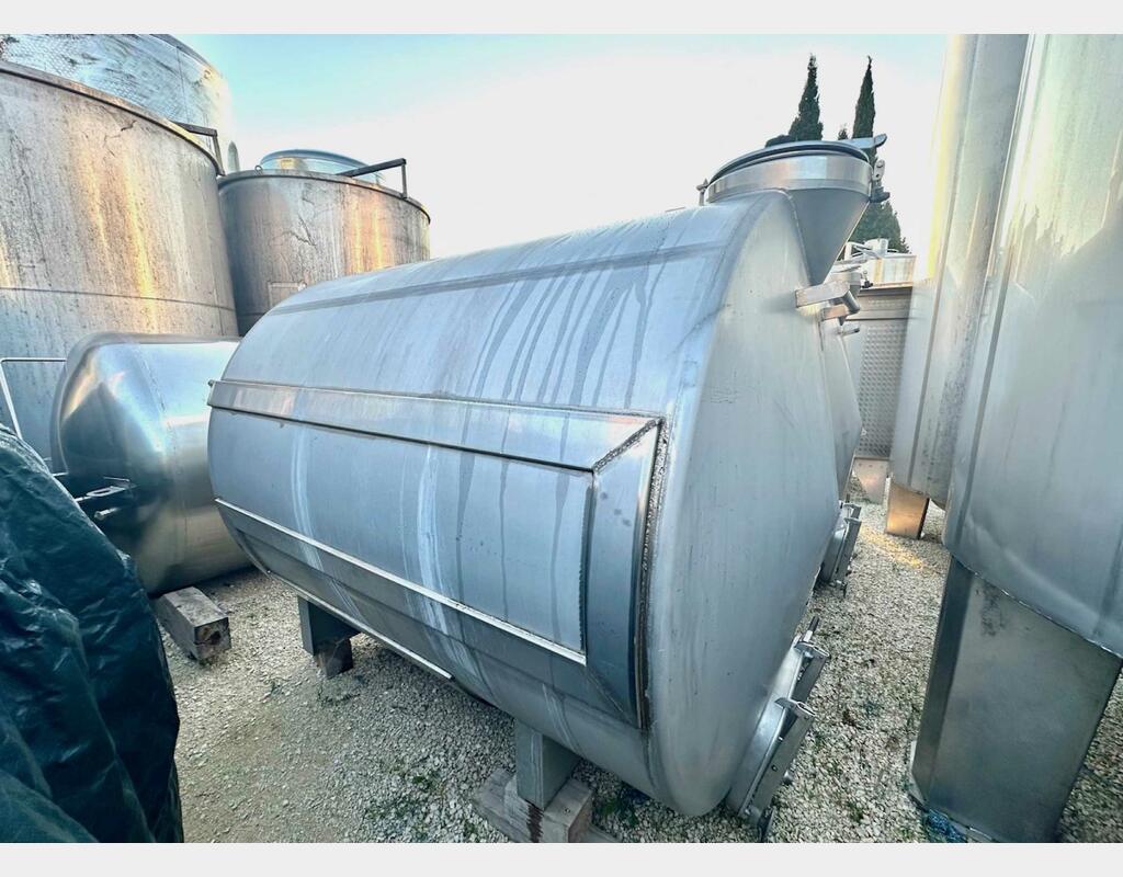 Stainless steel tank - Horizontal 50 HL (5 000 liters)