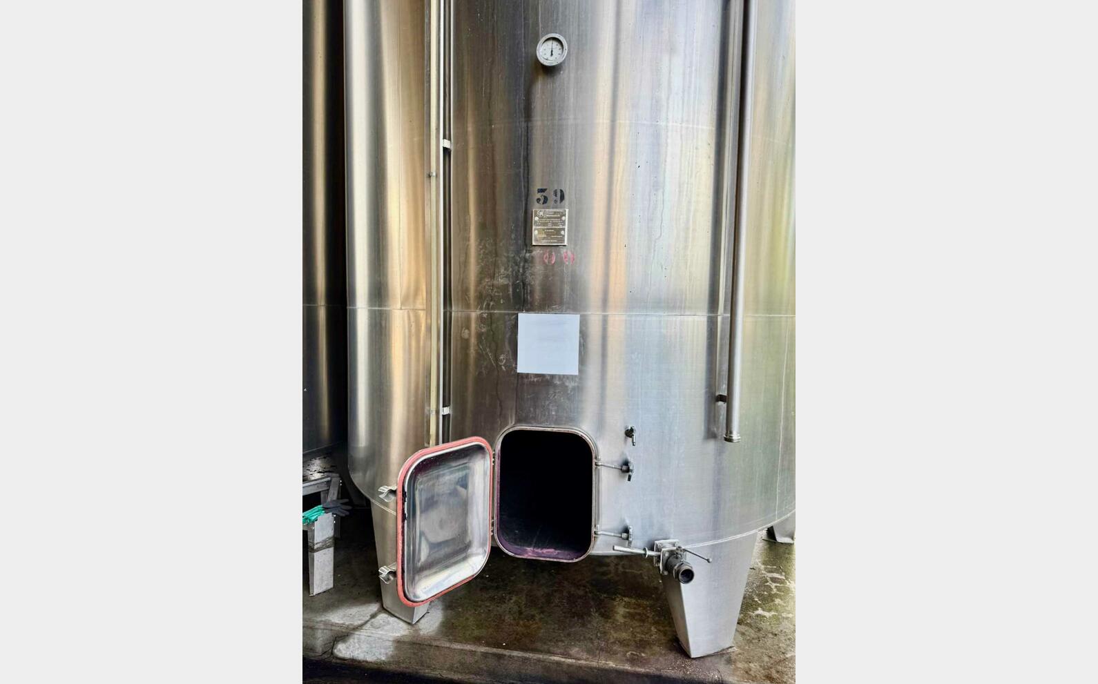 Cuve inox 304 - Ferm&eacute;e 300 HL (30 000 litres)