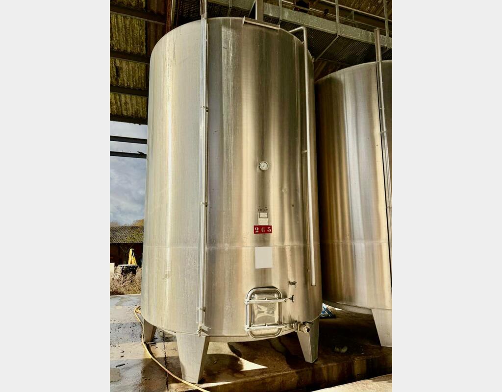Cuve inox 304 - Ferm&eacute;e 265 HL (26 500 litres)