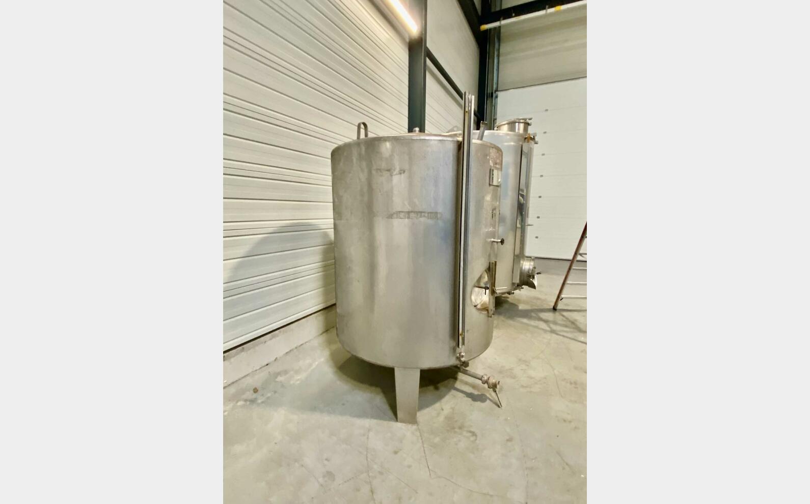 304 ss tank - Closed 25 HL (2,500 litres)