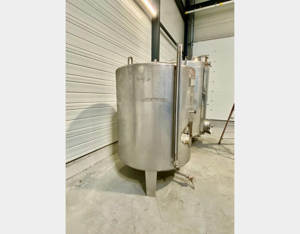 Cuve inox 304 - Fermée - Sur pieds