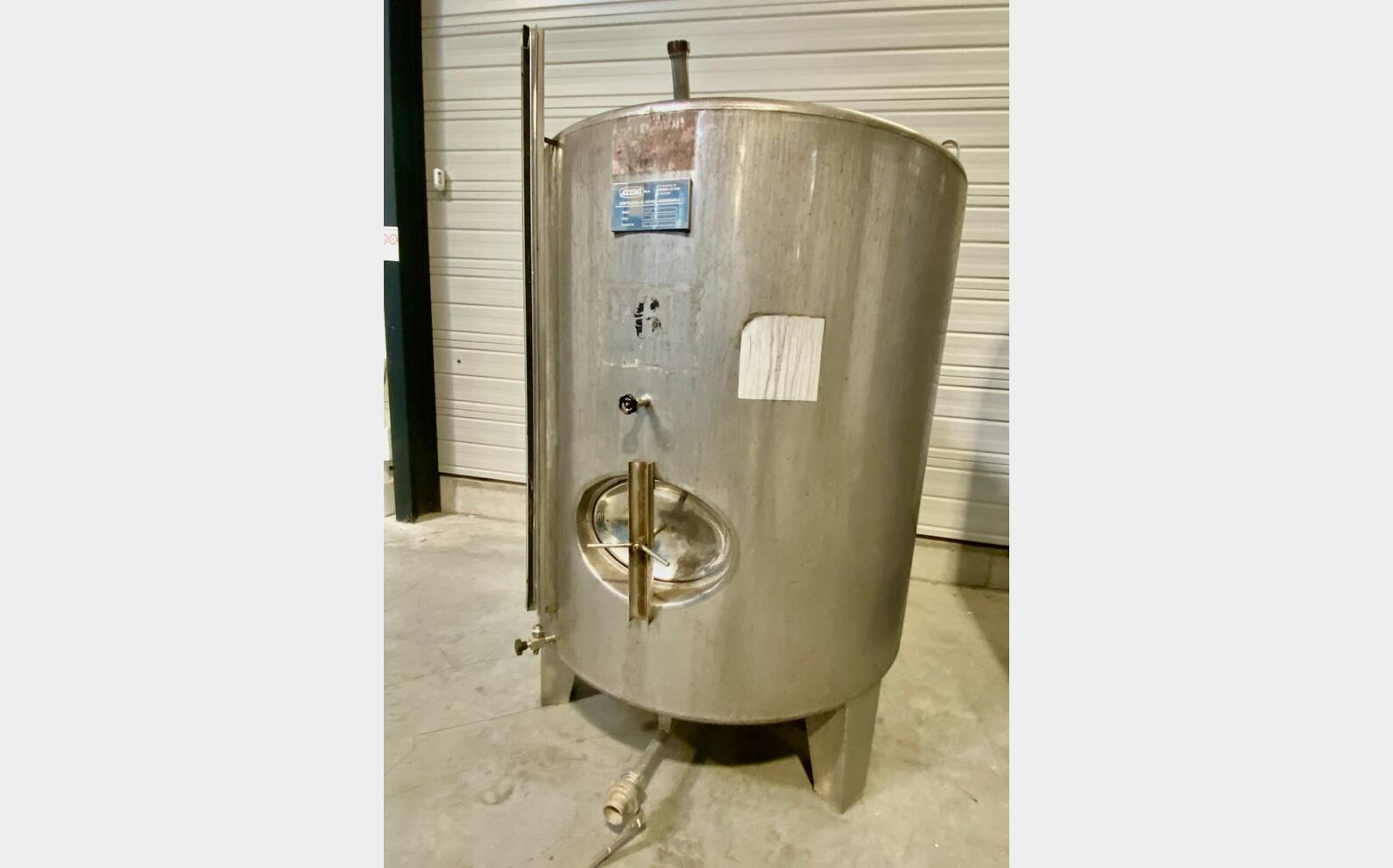 304 ss tank - Closed 25 HL (2,500 litres)