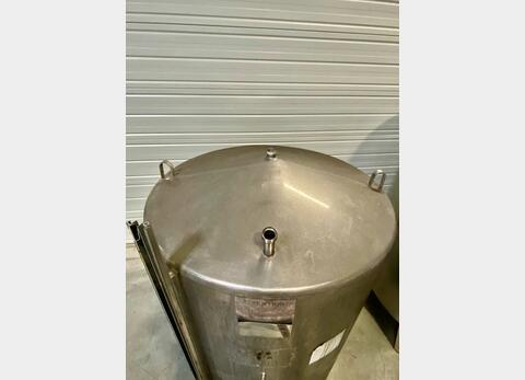 Cuve inox 304 - Ferm&eacute;e sur pieds 25 HL (2 500 litres) AZZINI