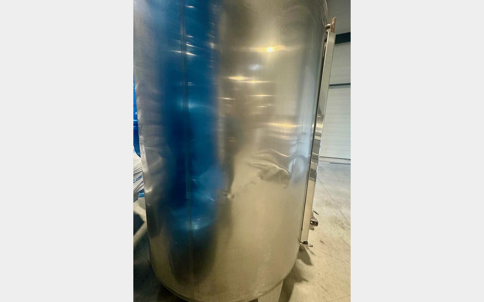 Cuve inox 316 - Ferm&eacute;e sur pieds 50 HL (5 000 litres) ALBRIGI