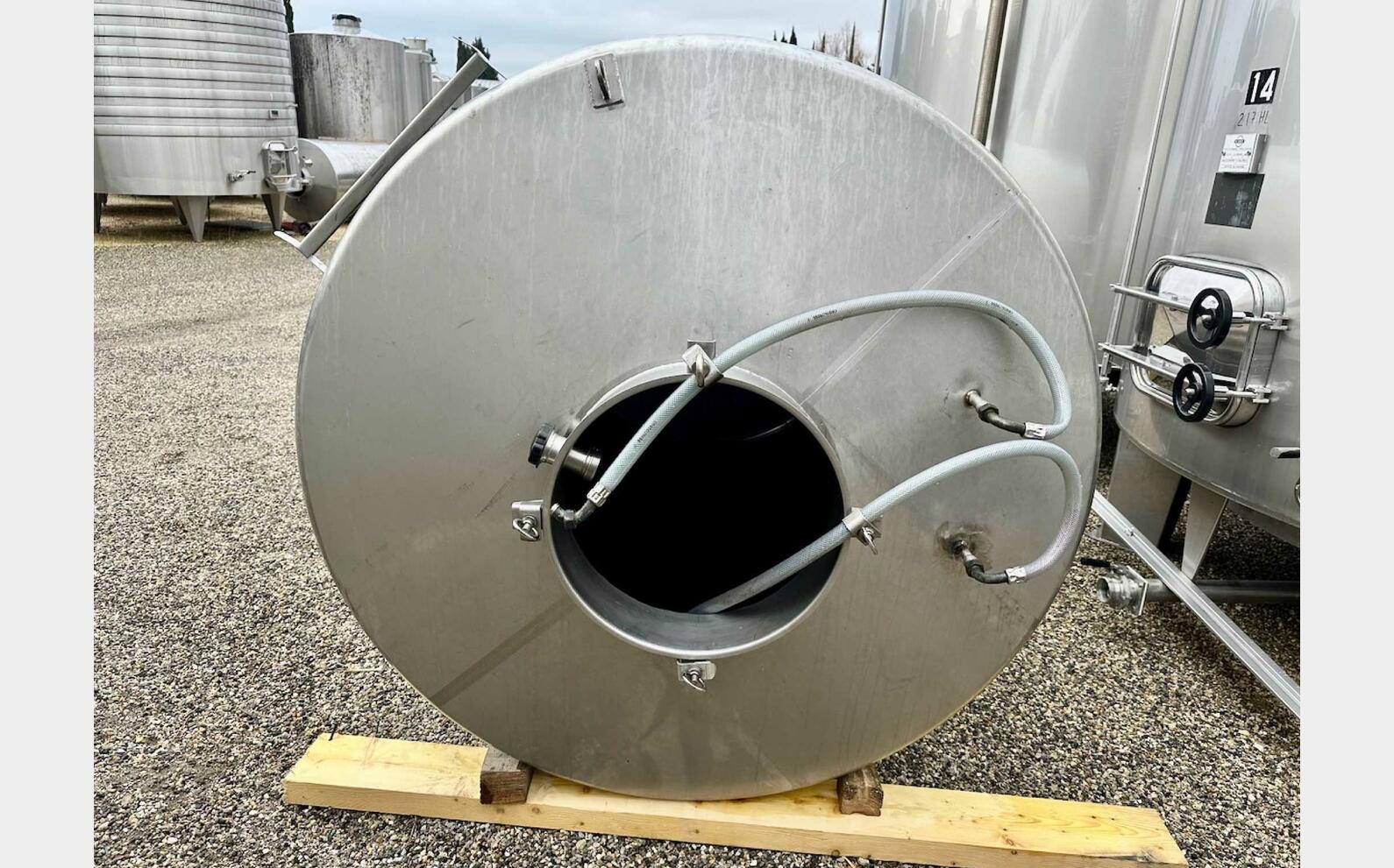 Ss tank - Conical bottom  53 HL (5,300 litres) AGRIFOY