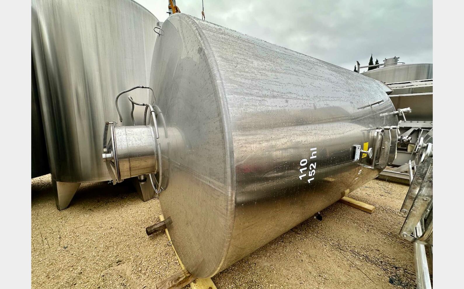 Ss tank - Conical bottom 152 HL (15,200 litres) DABRIGEON