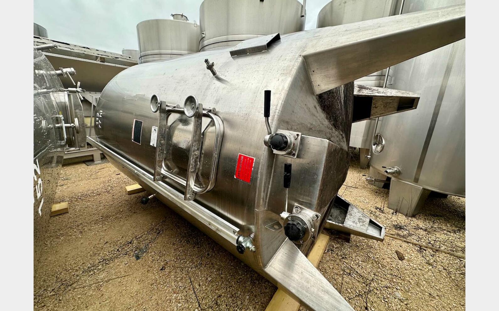 Ss tank - Conical bottom 77 HL (7,700 litres) LEJEUNE