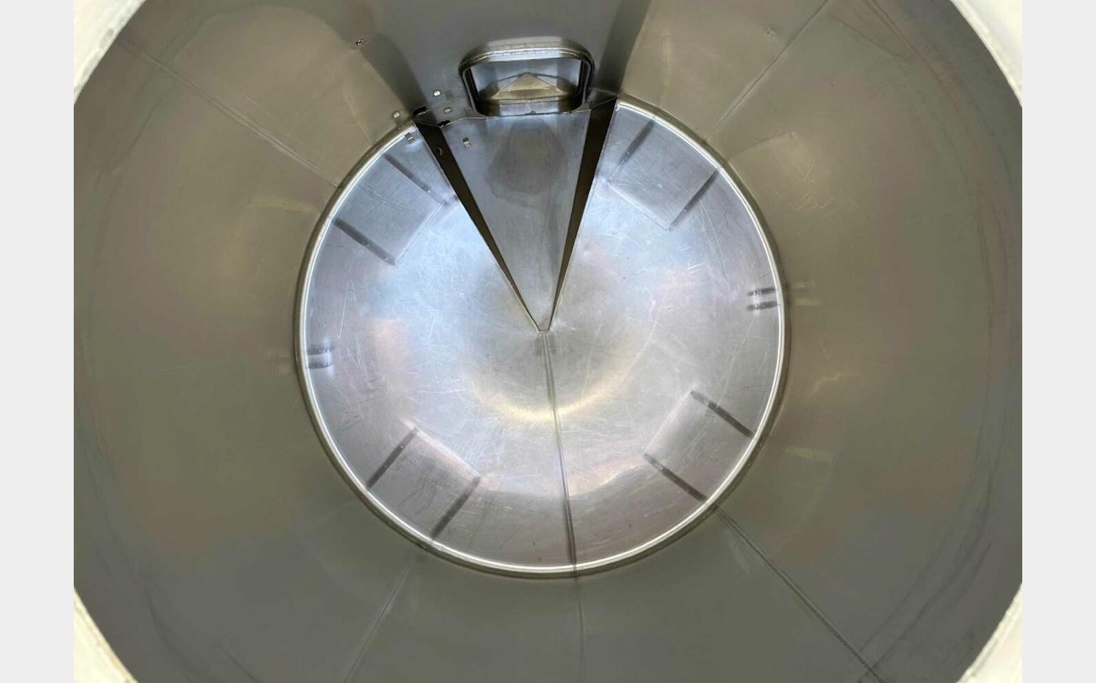 Cuve inox - Fond conique 55.7 HL (5 570 litres) DABRIGEON