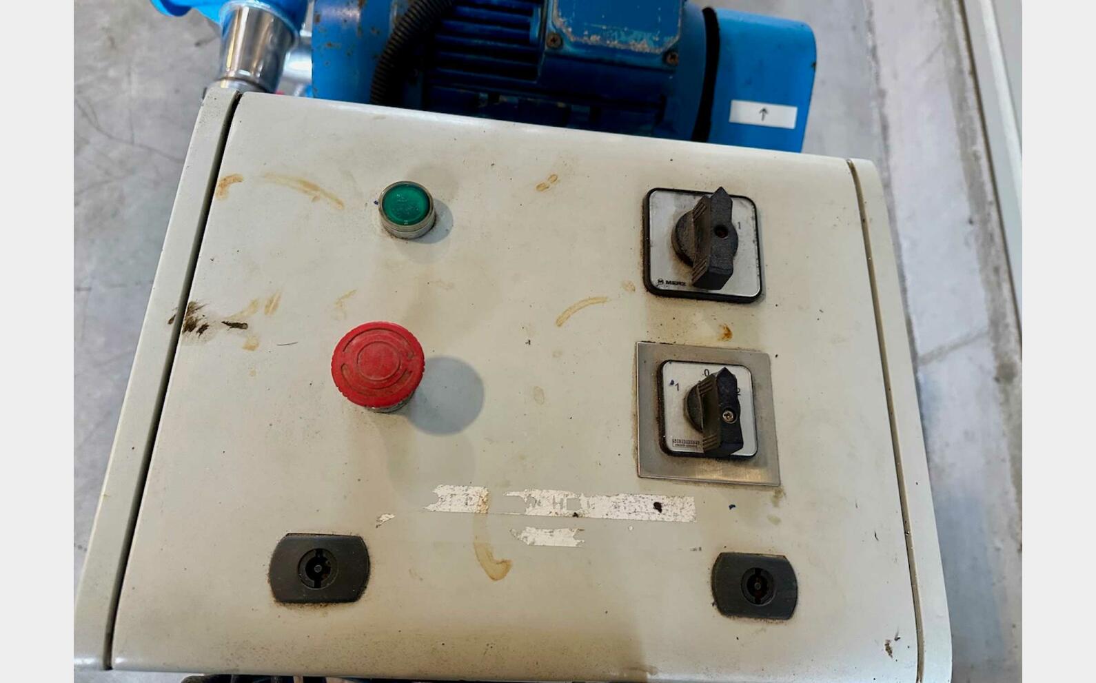 Stainless steel piston pump  100 to 200 HL/h CME