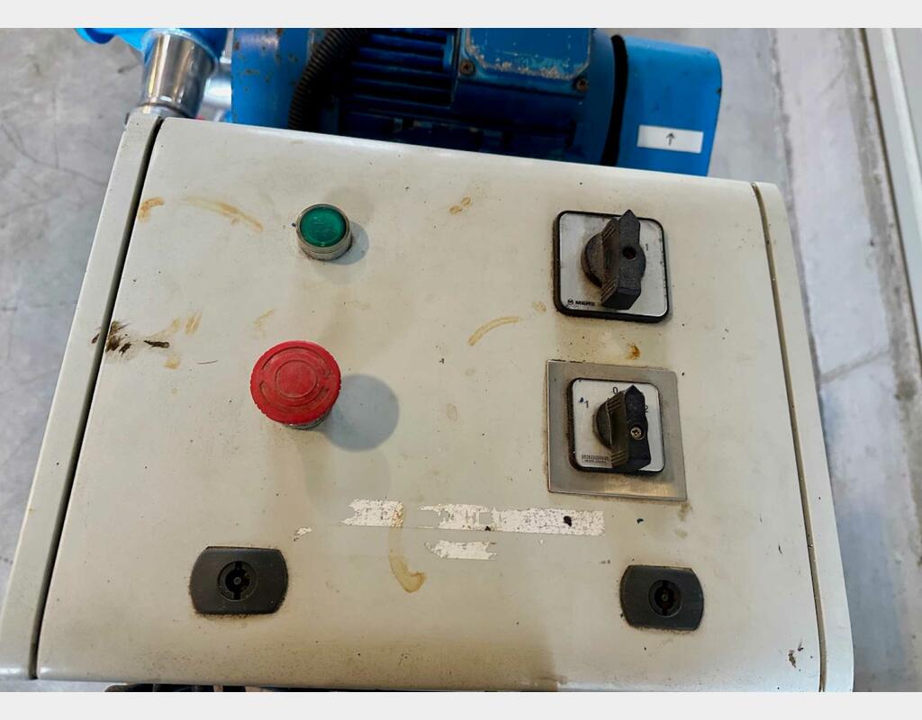 Stainless steel piston pump
