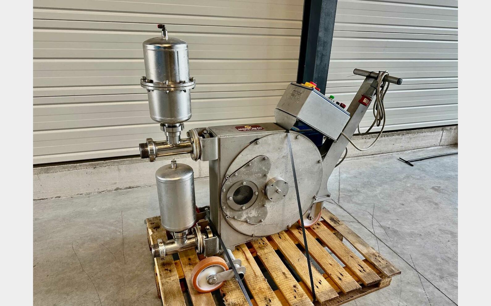 Peristaltic pump - SMARTY 150 10 to 35 m3/h ENOLTECH