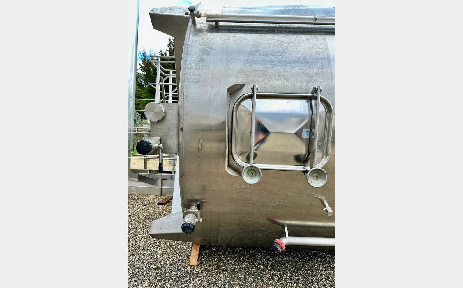 316 ss tank - Enclosed 130 HL (13,000 litres) CTIA