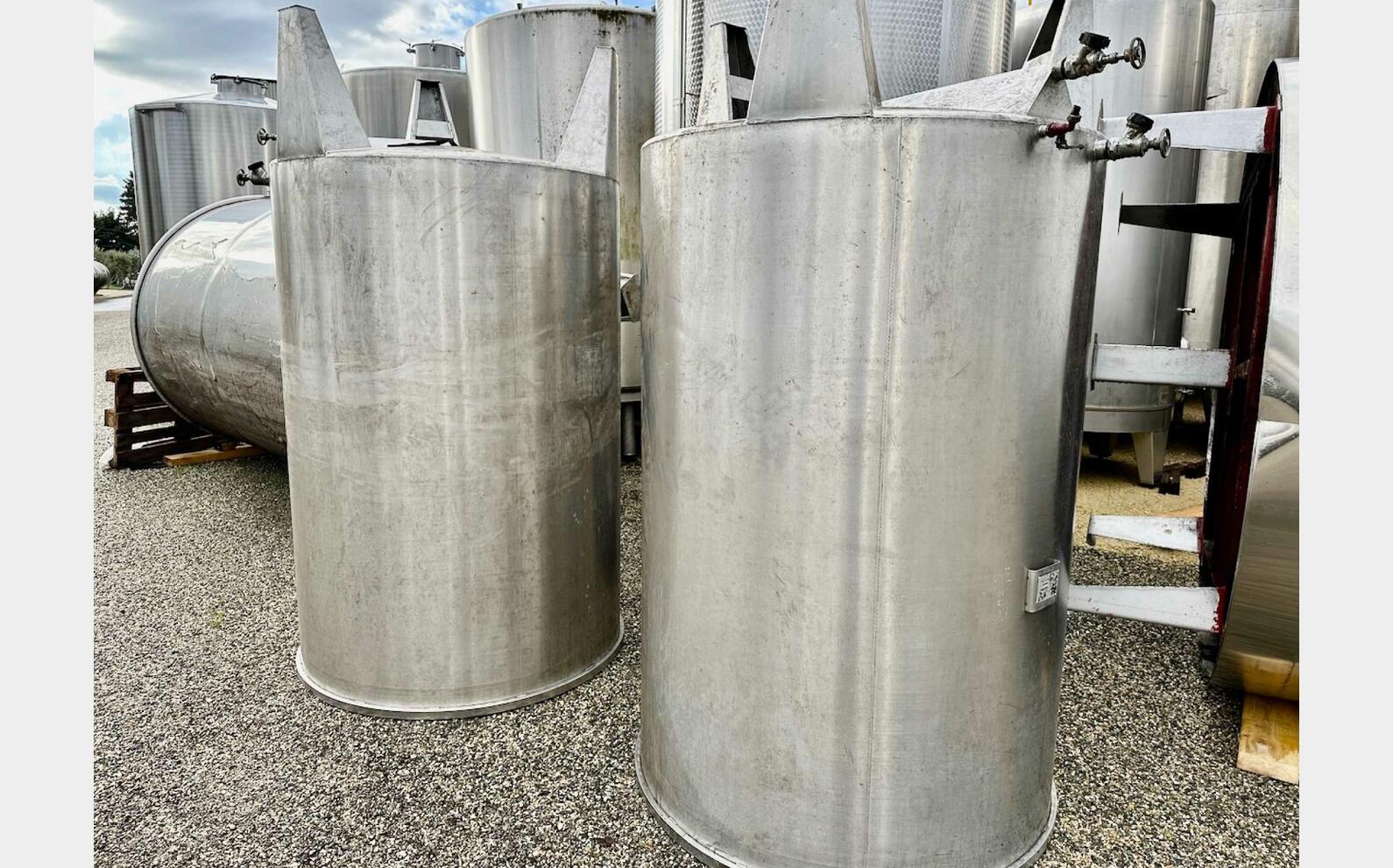 304 ss tank - Enclosed  30 HL (3,000 litres) CTM
