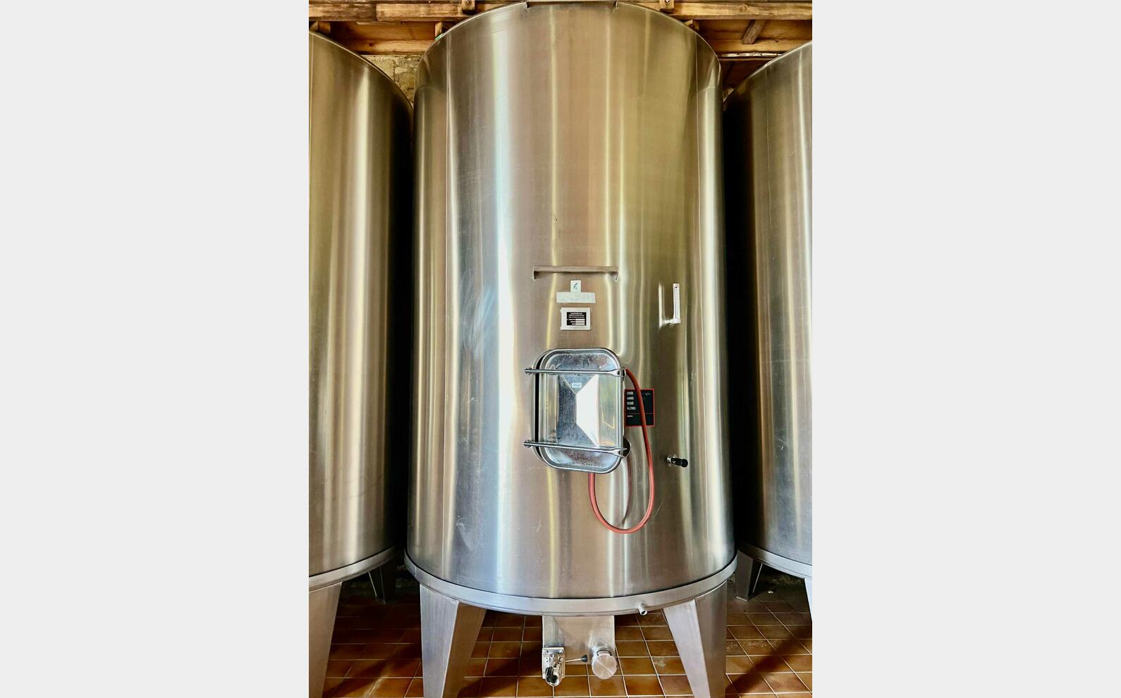 Ss tank - Flat sloping bottom 107 HL (10,700 litres) 