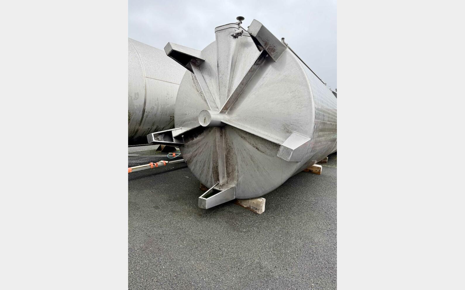 304 ss tank - Closed 250 HL (25,000 litres)
