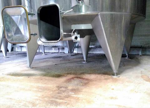 Cuve inox 304 de vinification - Fond conique - Sur pieds