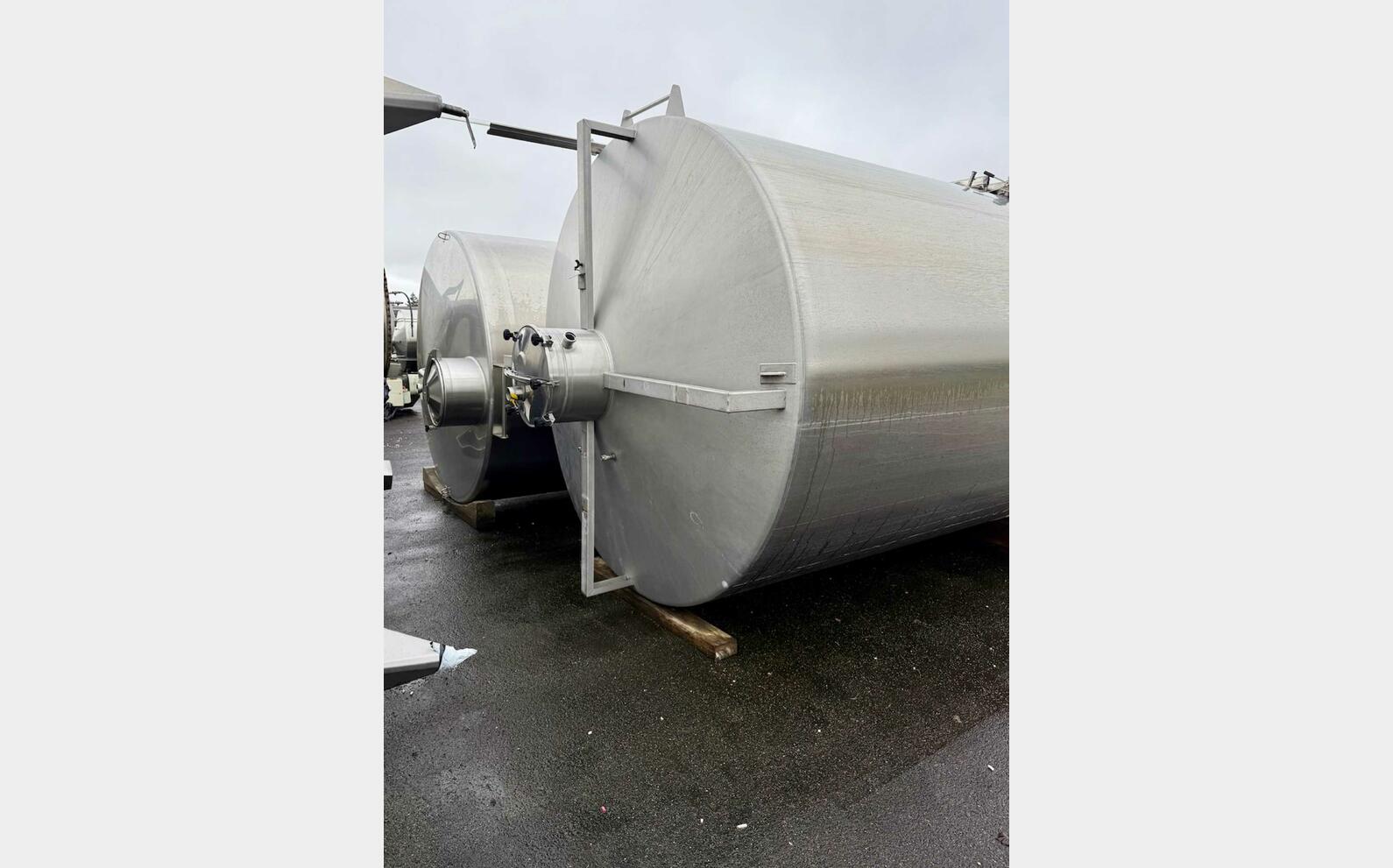 Cuve inox 304 - Fond plat 185 HL (18 500 litres) CHALVIGNAC