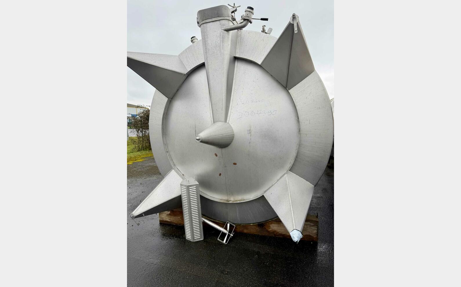 Cuve inox 304 - Fond plat 185 HL (18 500 litres) CHALVIGNAC