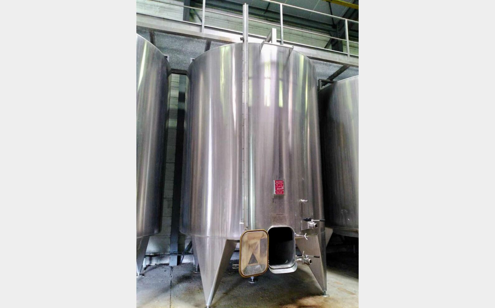 Cuve inox 304 - Fond plat 185 HL (18 500 litres) CHALVIGNAC