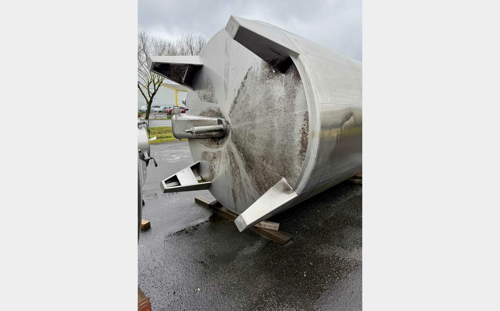 Cuve inox 304 - Ferm&eacute;e 160 HL (16 000 litres)