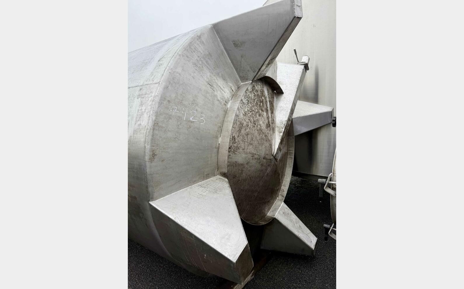 304 ss tank - Enclosed 125 HL (12,500 litres)