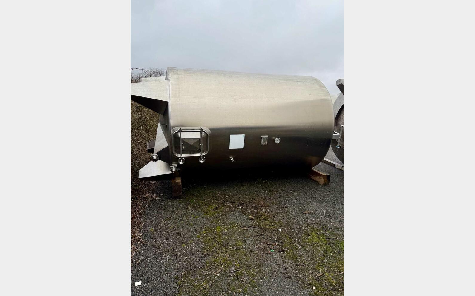 304 ss tank - Enclosed 125 HL (12,500 litres)