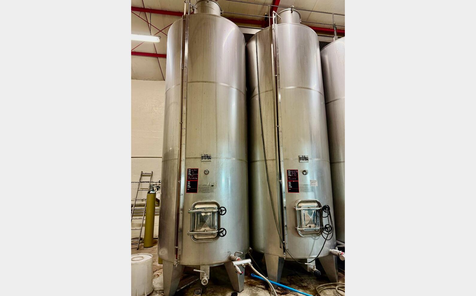 Cuve inox - Sur pieds 84 HL (8 400 litres) CHASTEL