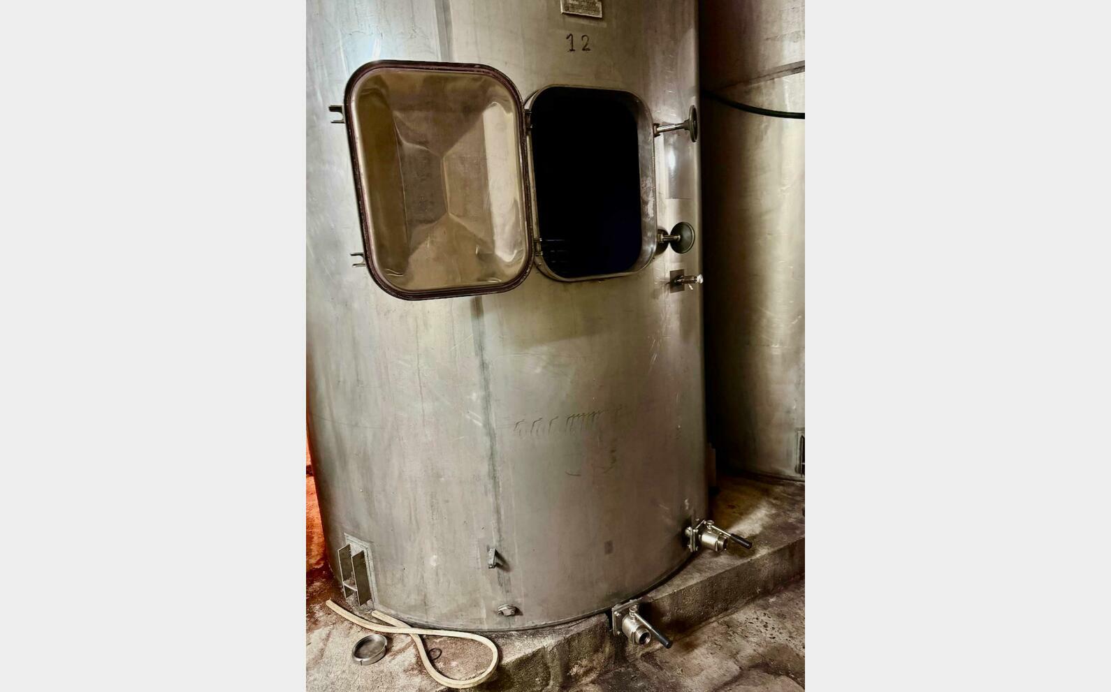 Ss tank - Flat bottom with boitard 85 HL (8,500 litres) BRAUTHITE