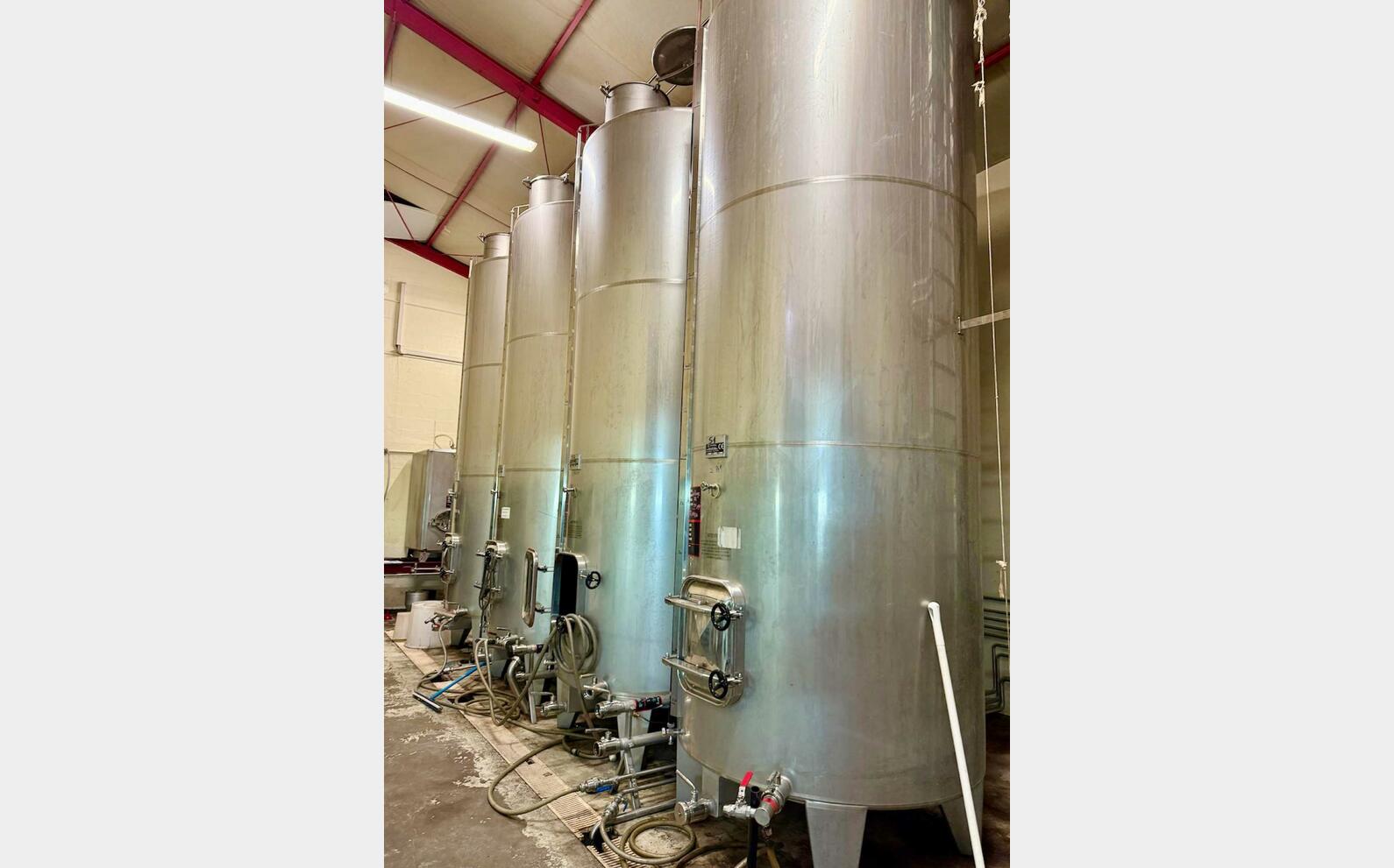 Ss tank - Free-standing 84 HL (8,400 litres) CHASTEL