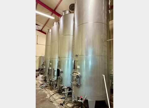 Stainless steel tank on legs - Storage