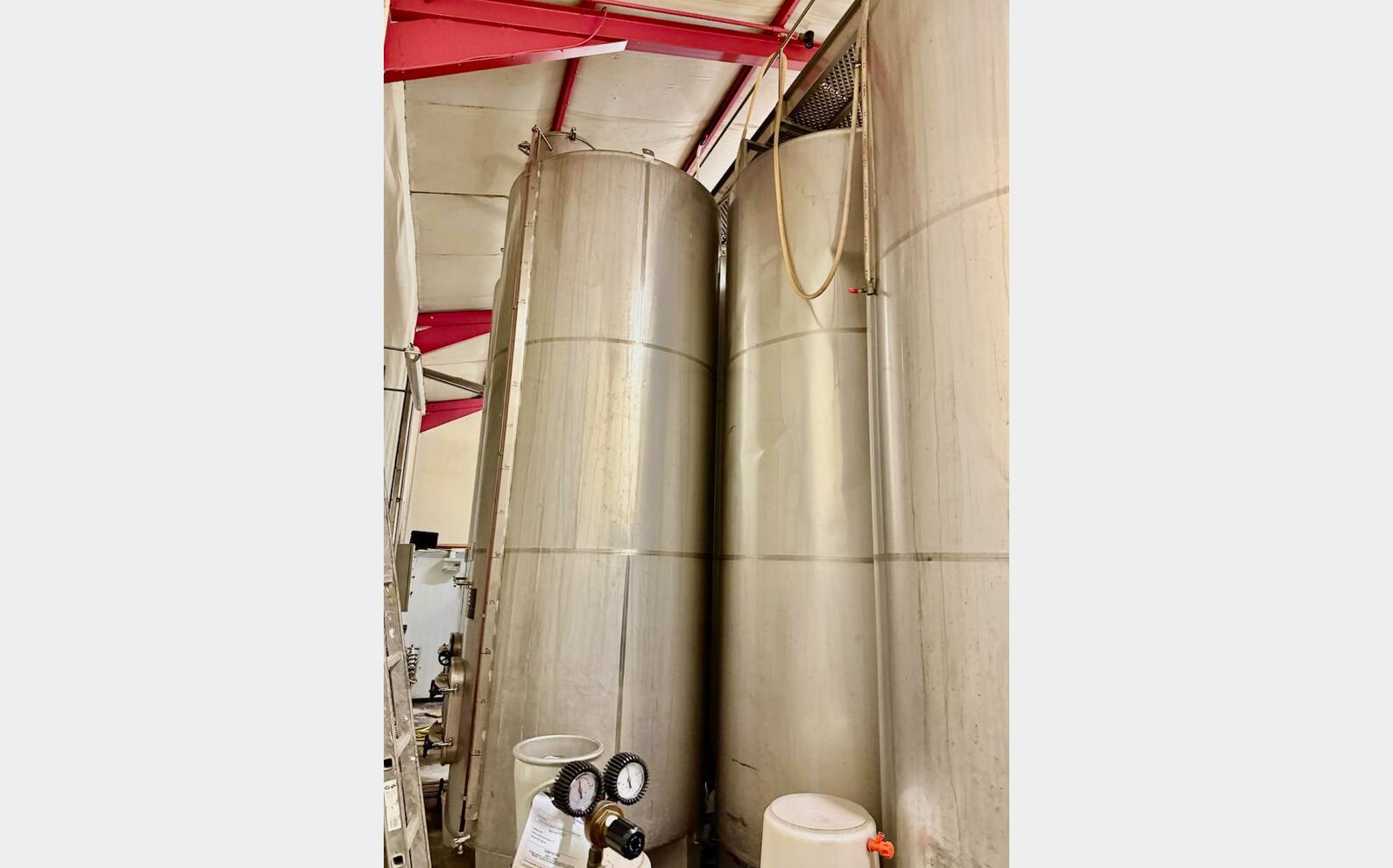 Cuve inox - Sur pieds 84 HL (8 400 litres) CHASTEL