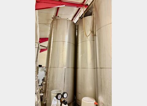 Stainless steel tank on legs - Storage