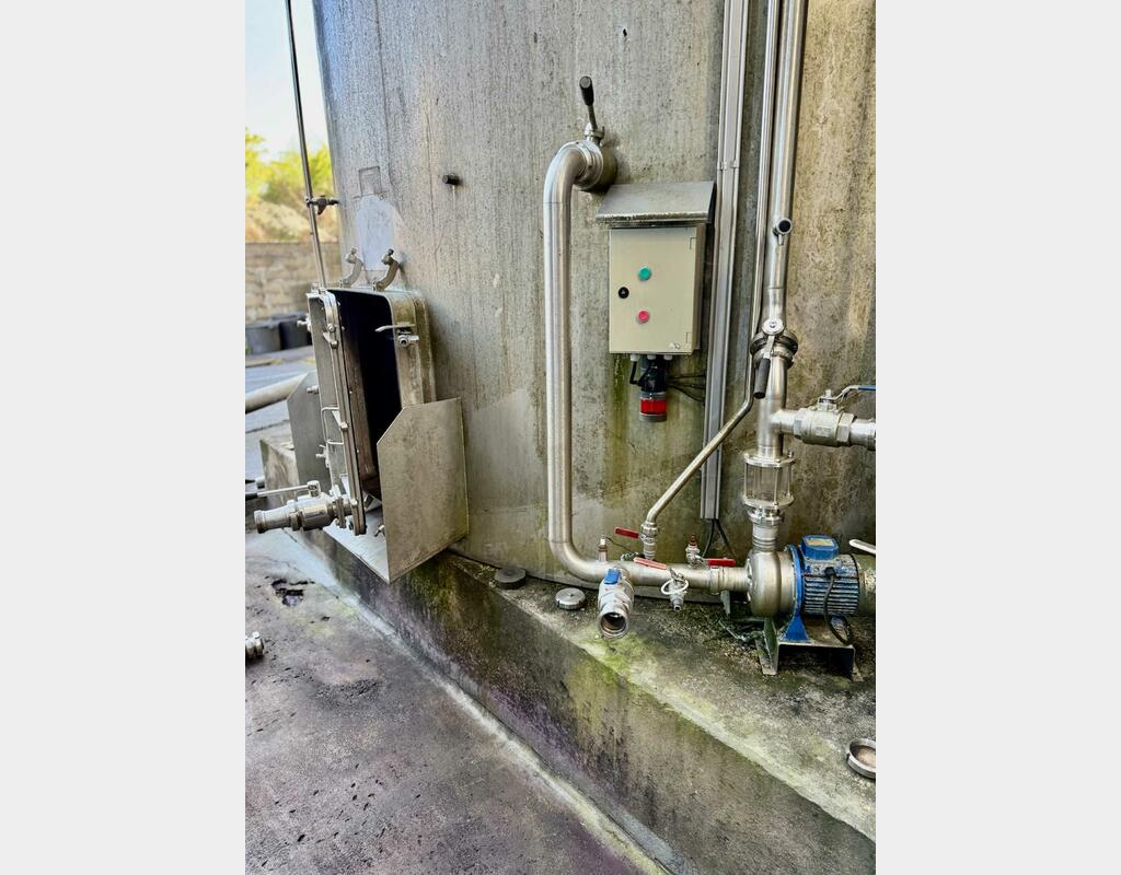 Cuve inox - Fond cuillère sur jupe - Stockage
