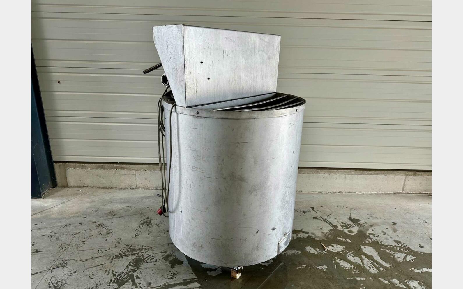 Cuve inox 304 - Agit&eacute;e 750 litres