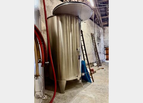 Stainless steel tank with floating cap - Storage